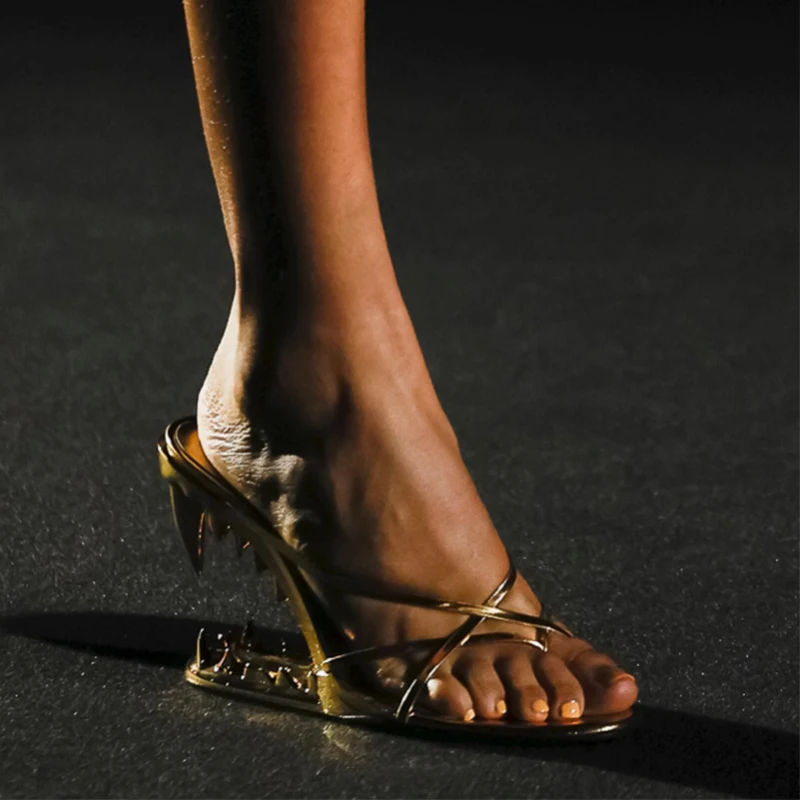 Дамски чехли Моден тренд Метални обувки на висок ток с кухи зъби, дамски сандали във формата на гигантски зъби с отворени пръсти, Обувки големи размери2