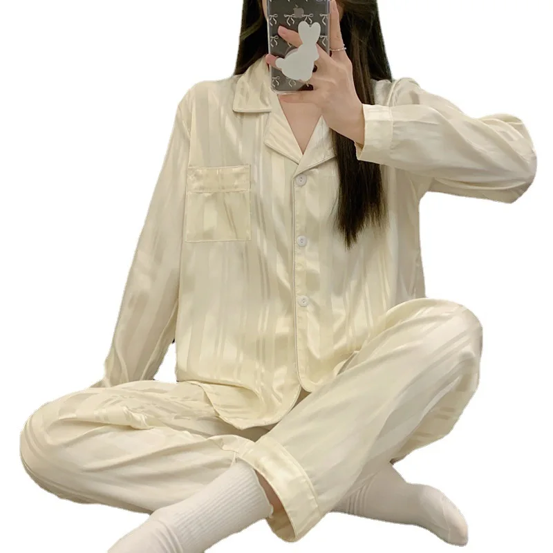 Пижами Ice Silk е дамски лятна тънка и с дълги ръкави, имитирующая копринен домашен костюм голям размер5