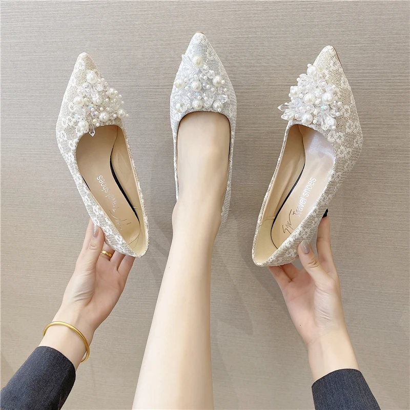 Пролетни бели дантелени сватбени обувки с остър пръсти за младоженци, кухи окото вечерни обувки с бродерия на висок ток-висок ток, универсална дамски обувки3