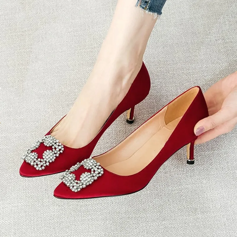 Червени обувки на висок ток, женски основни обувки-лодка 2023, червен сатен е тъкан, брилянтна работа обувки с диамантена тока, Модни пикантни женски обувки-лодка2